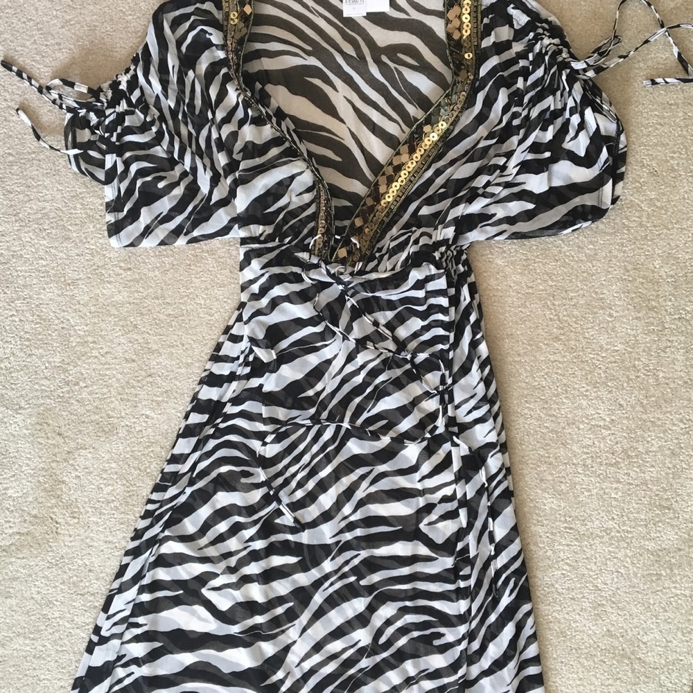 NWOT INC Pool Cover Up Zebra
